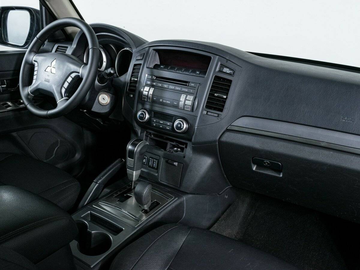 Mitsubishi Pajero 2013 года с пробегом. Фото: #9