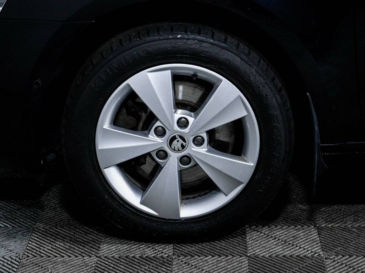 Б/У Шкода Октавия 2017 года. Фото: #11