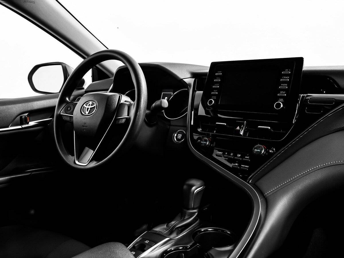 Toyota Camry 2021 года с пробегом. Фото: #8