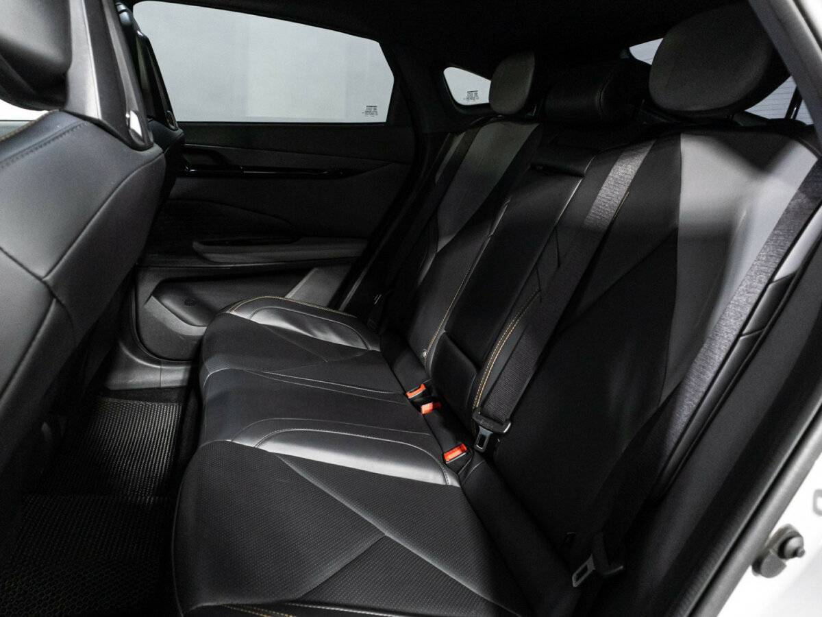 Changan UNI-V 2023 года с пробегом. Фото: #9