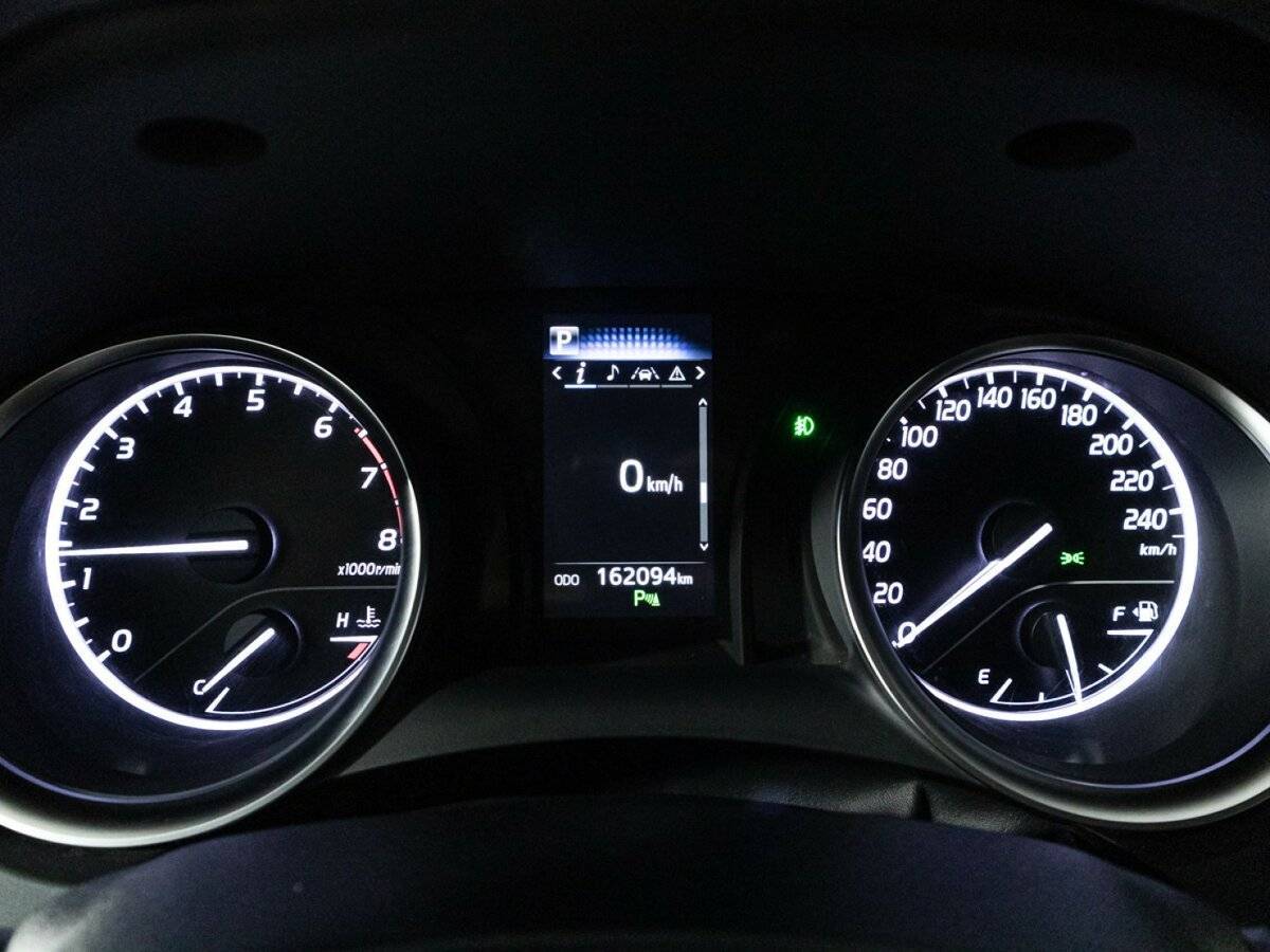 Toyota Camry 2019 года с пробегом. Фото: #11