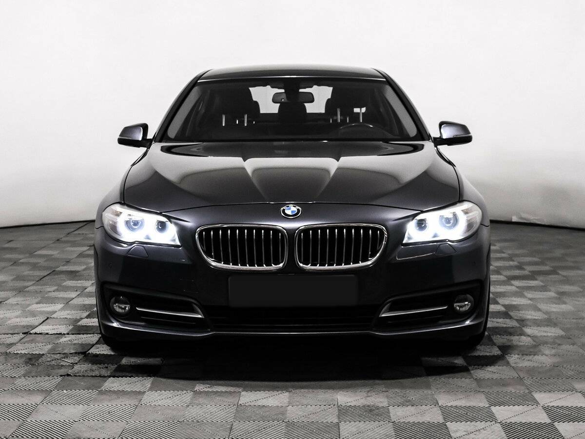 BMW 5 серии 2015 года с пробегом. Фото: #1