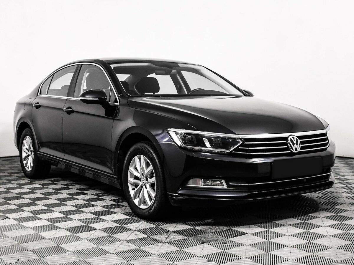 Volkswagen Passat 2018 года с пробегом. Фото: #2