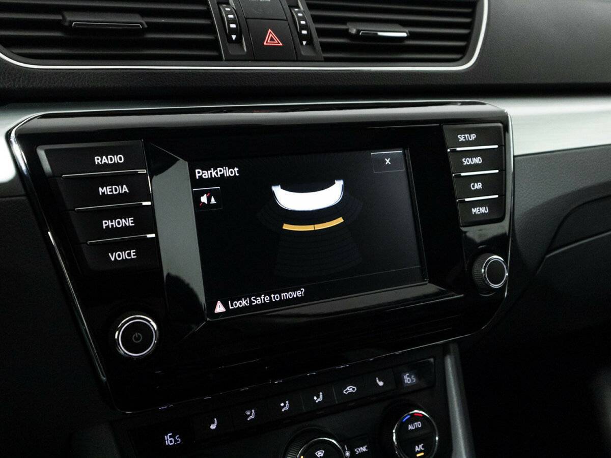 Skoda Superb 2015 года с пробегом. Фото: #16