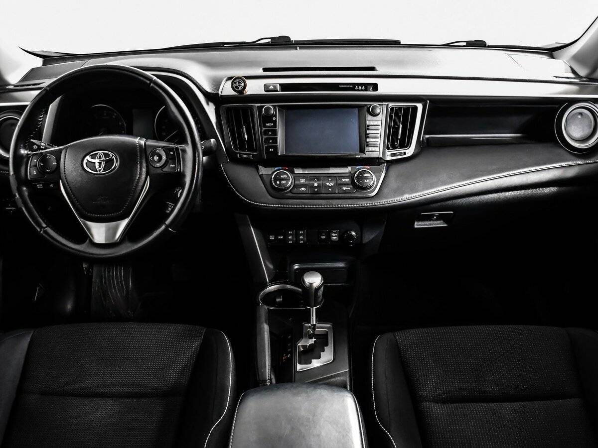 Toyota RAV4 2017 года с пробегом. Фото: #10