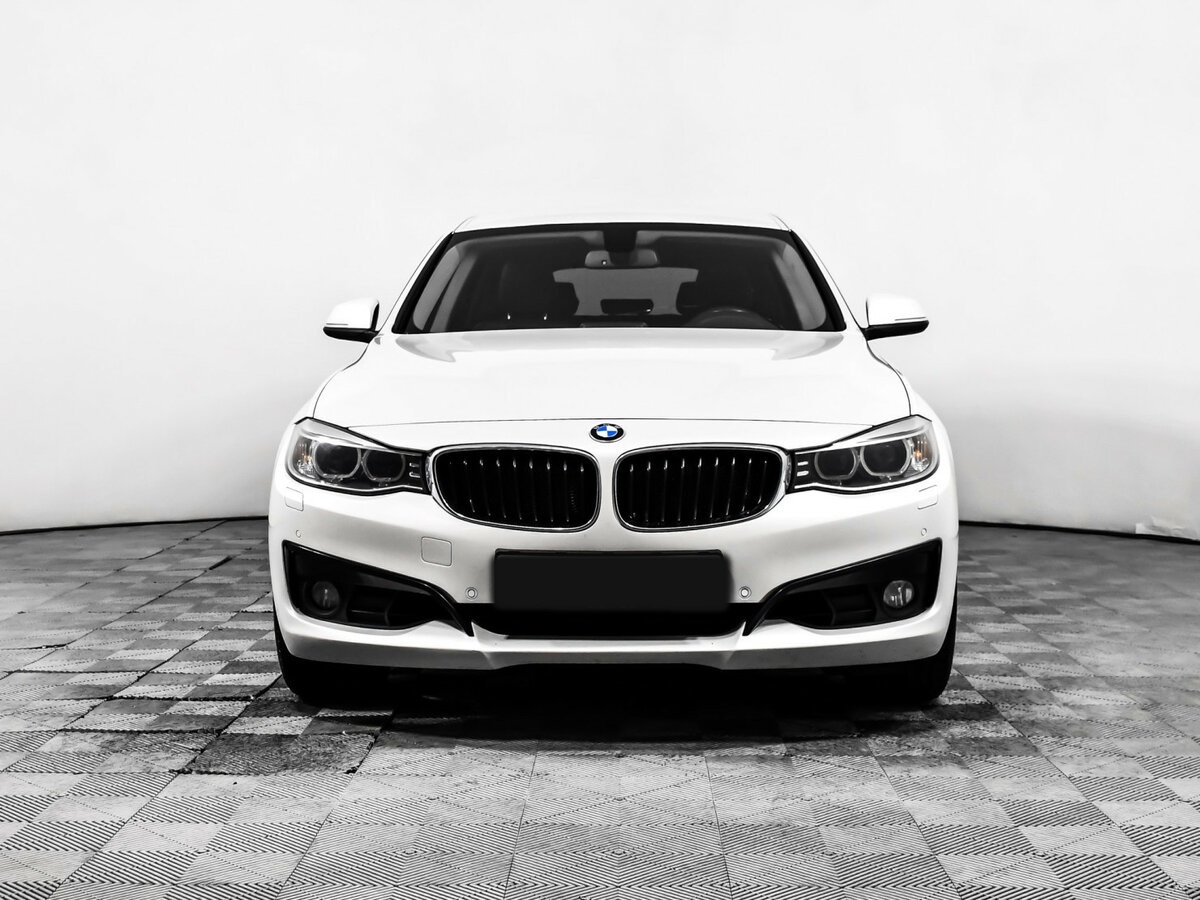 BMW 3 серии 2015 года с пробегом. Фото: #1