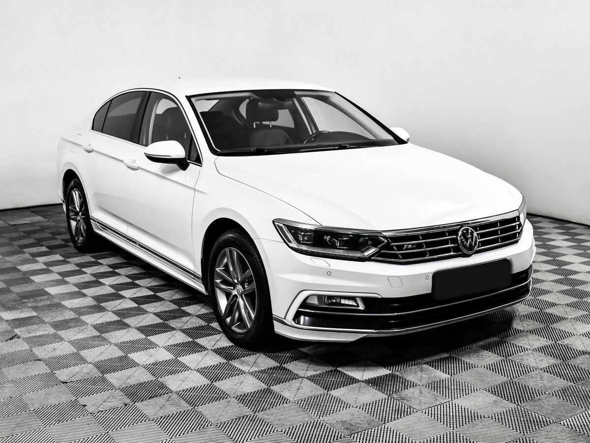 Volkswagen Passat 2018 года с пробегом. Фото: #2