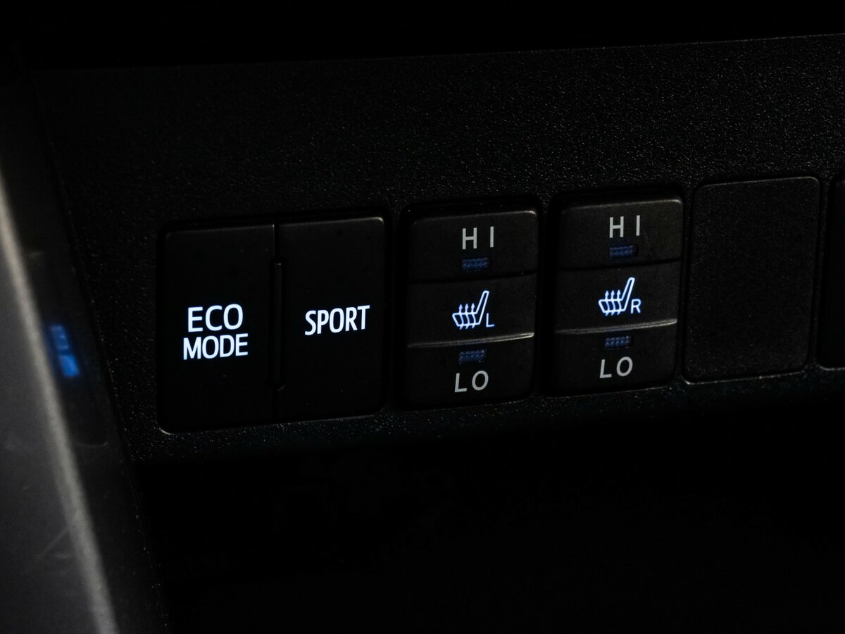 Toyota RAV4 2017 года с пробегом. Фото: #11