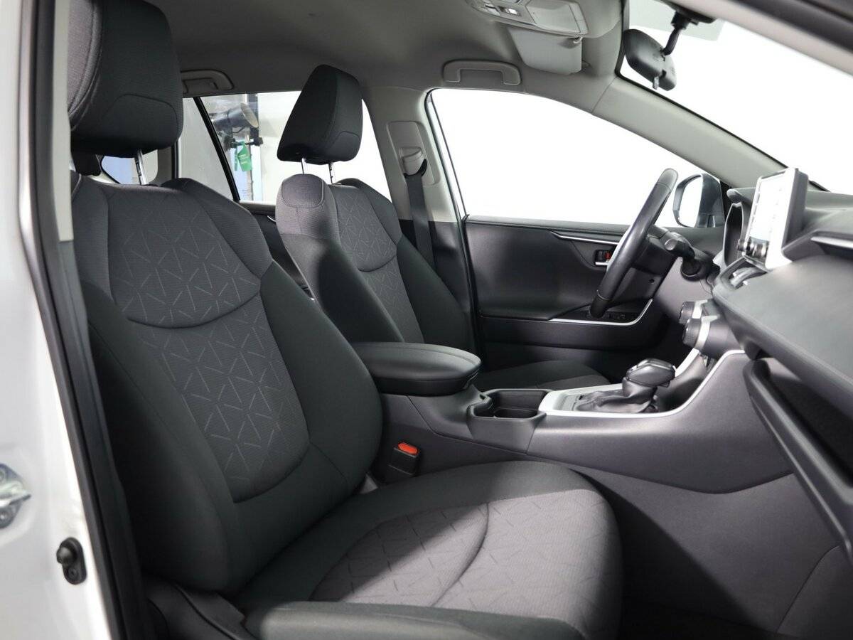 Toyota RAV4 2019 года с пробегом. Фото: #11