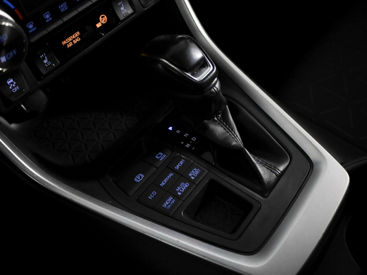 Toyota RAV4 2019 года с пробегом. Фото: #19
