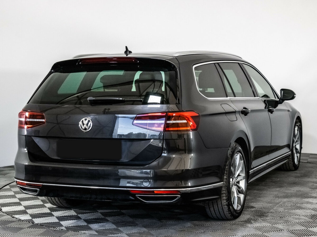 Volkswagen Passat 2018 года с пробегом. Фото: #4
