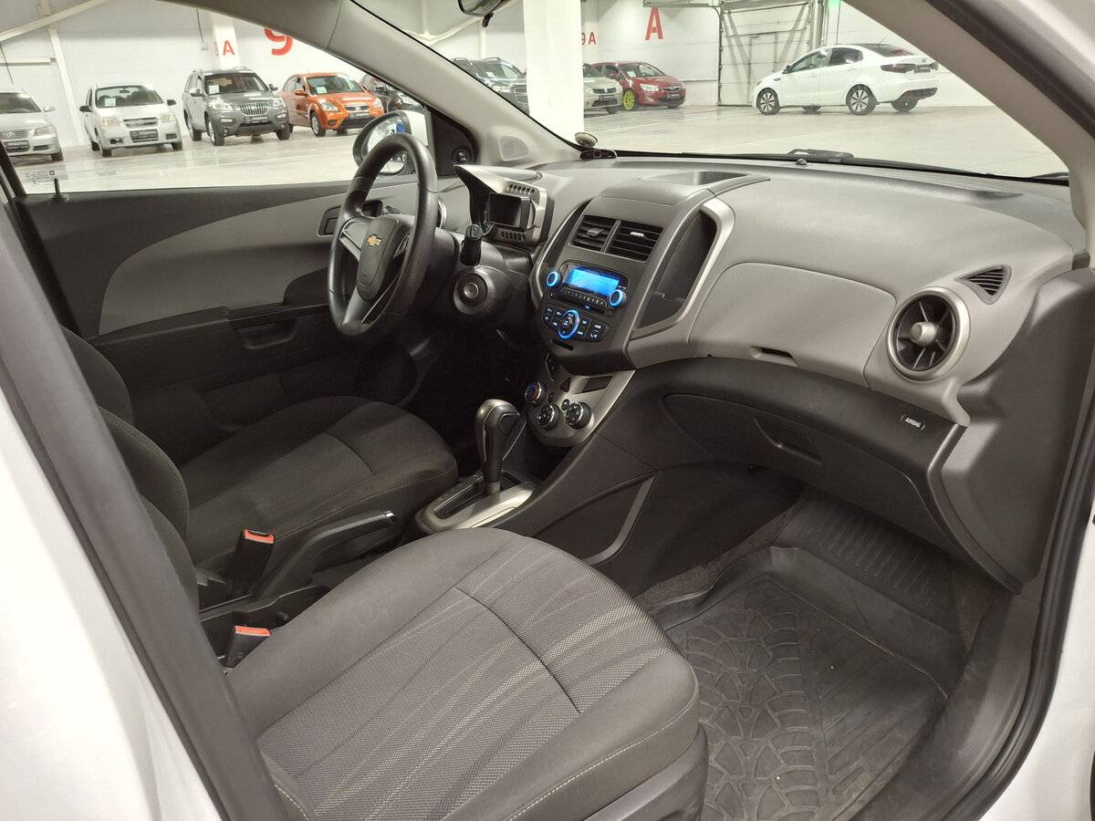 Chevrolet Aveo 2015 года с пробегом. Фото: #9