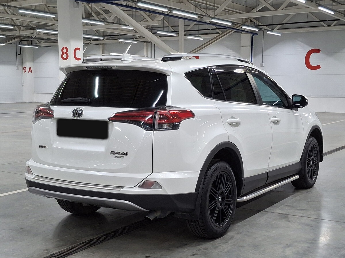Toyota RAV4 2017 года с пробегом. Фото: #4