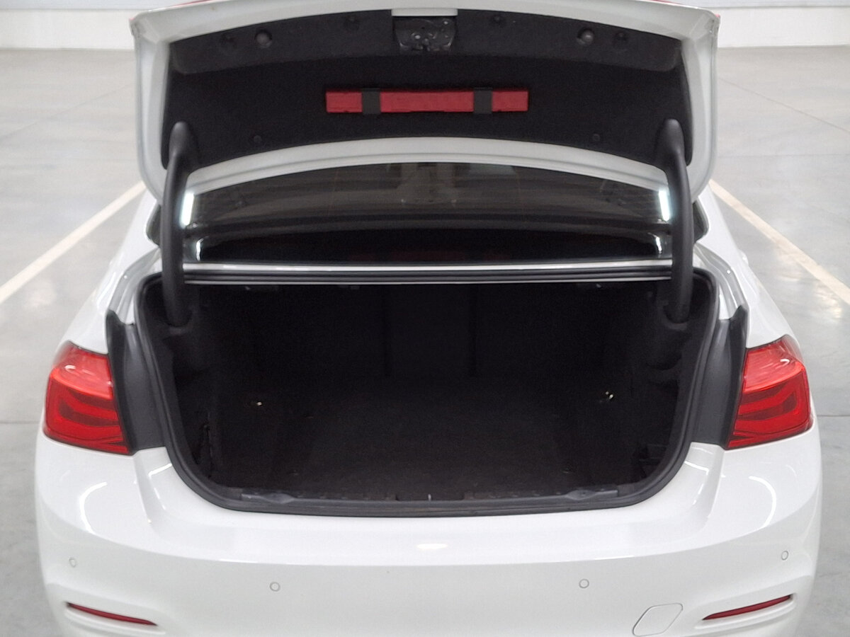 BMW 3 серии 2015 года с пробегом. Фото: #8