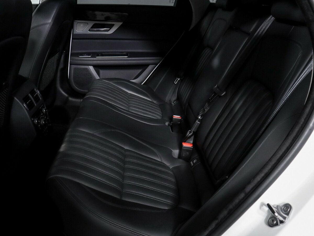 Jaguar XF 2018 года с пробегом. Фото: #7