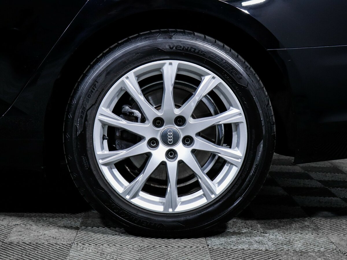 Audi A4 2019 года с пробегом. Фото: #11