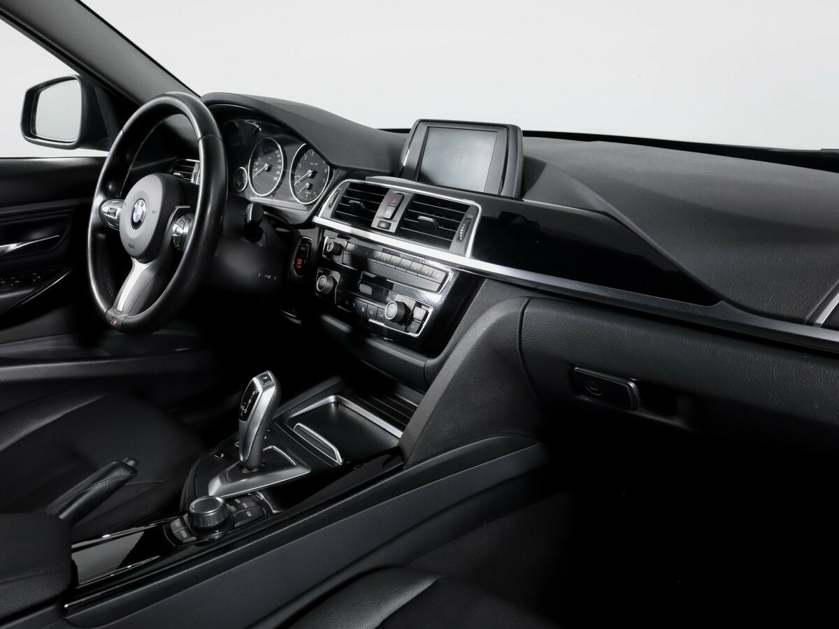 BMW 3 серии 2018 года с пробегом. Фото: #6