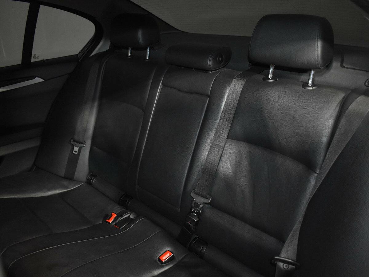 BMW 5 серии 2013 года с пробегом. Фото: #8