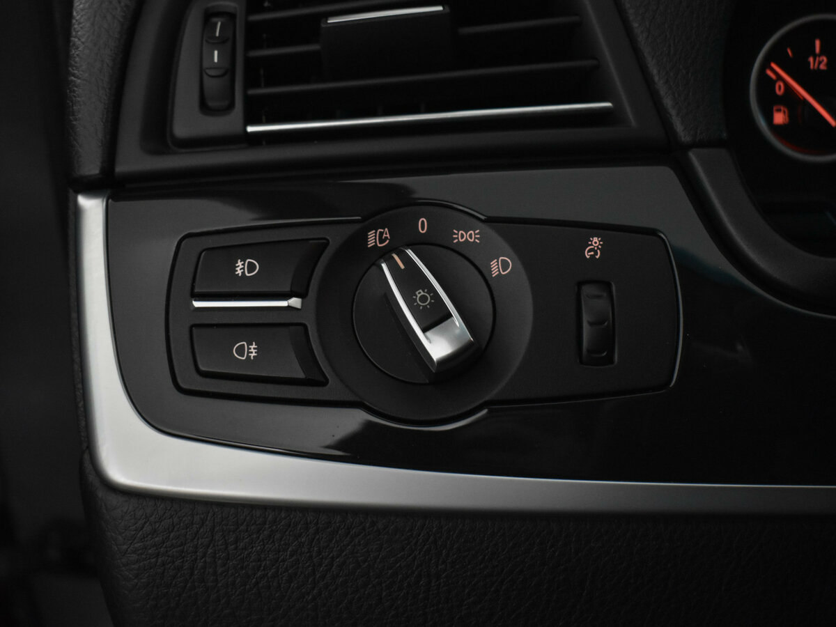 BMW 5 серии 2013 года с пробегом. Фото: #13