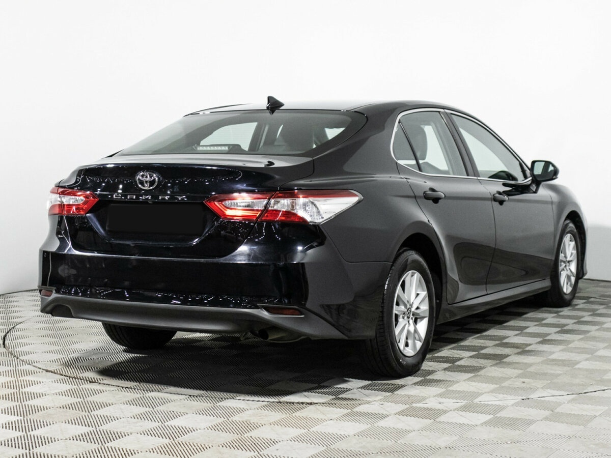 Toyota Camry 2018 года с пробегом. Фото: #4