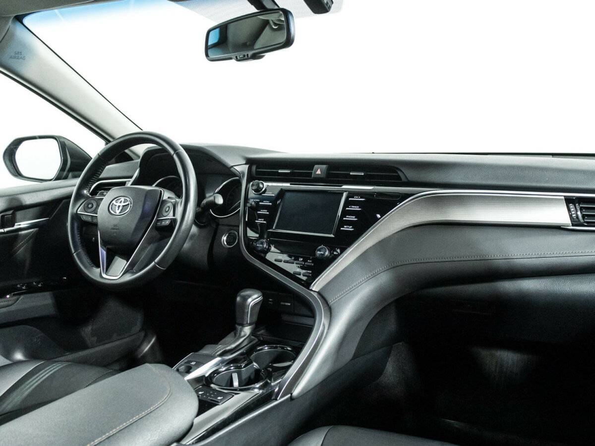 Toyota Camry 2018 года с пробегом. Фото: #8