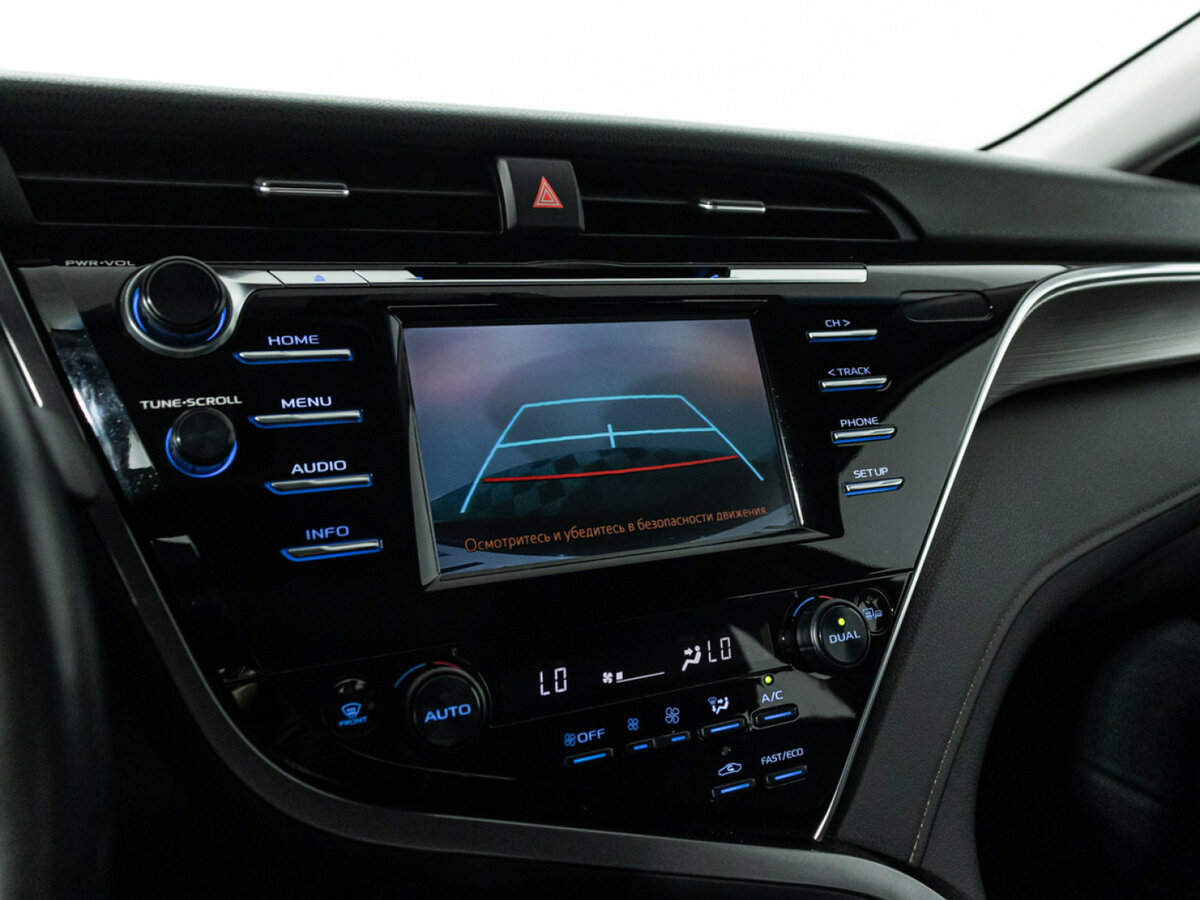 Toyota Camry 2018 года с пробегом. Фото: #13