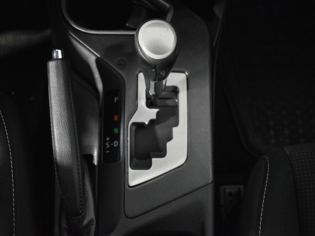 Toyota RAV4 2018 года с пробегом. Фото: #8