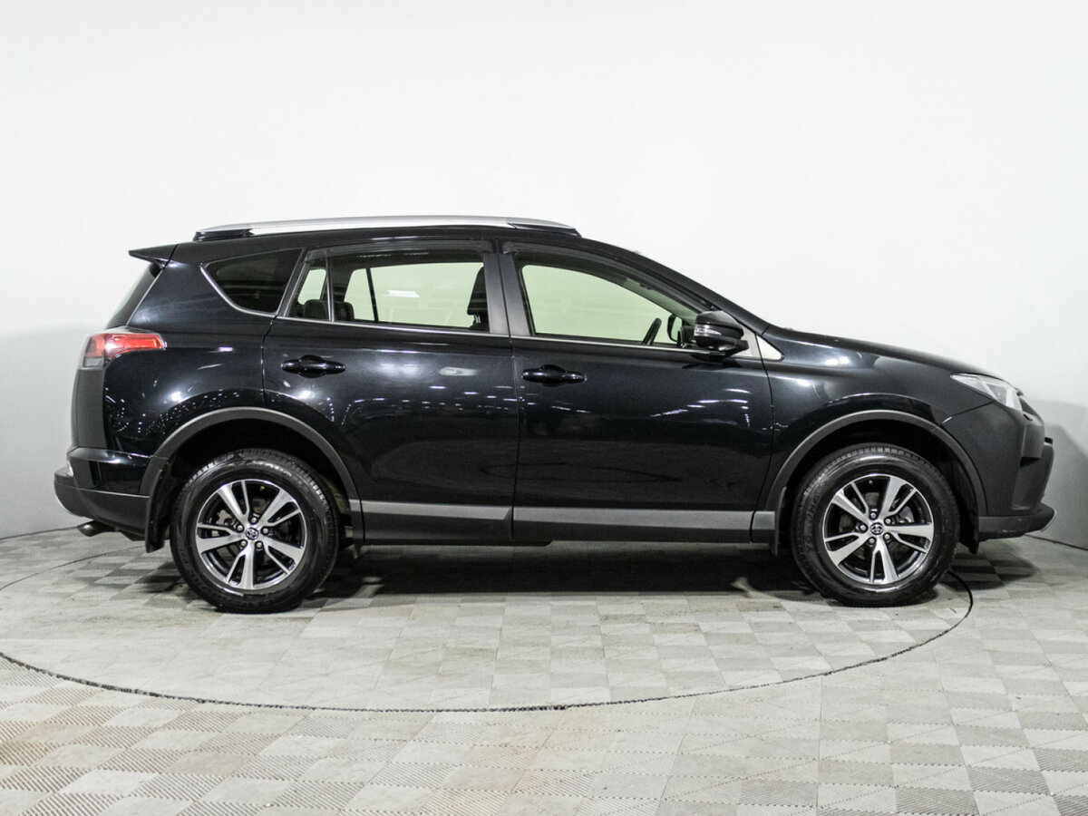Toyota RAV4 2016 года с пробегом. Фото: #3