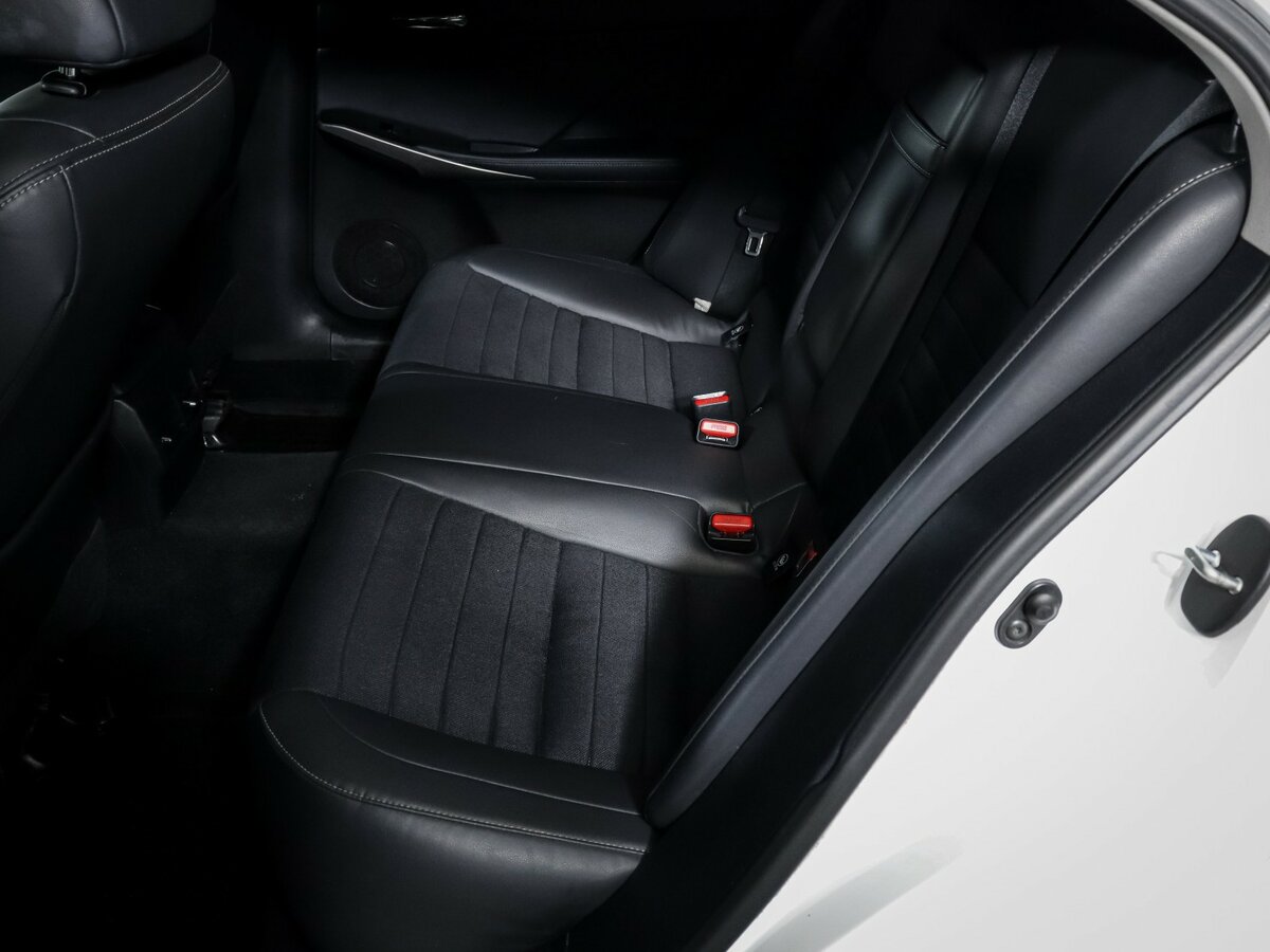 Lexus IS 2013 года с пробегом. Фото: #7