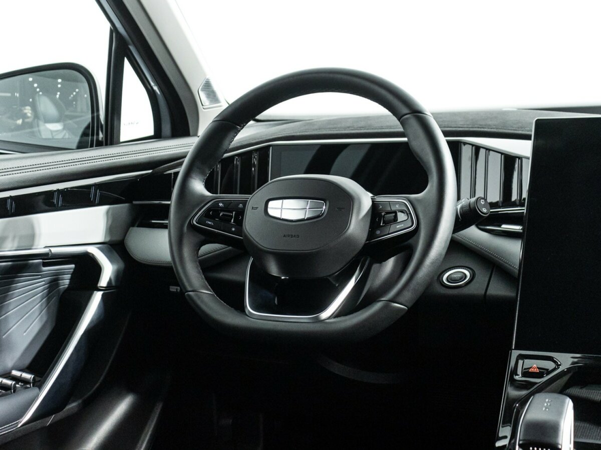 Geely Atlas 2024 года с пробегом. Фото: #19