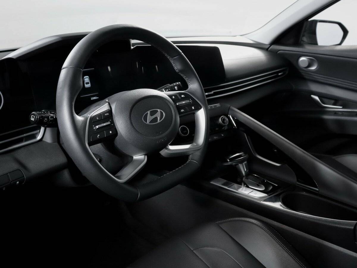 Hyundai Elantra 2023 года с пробегом. Фото: #10
