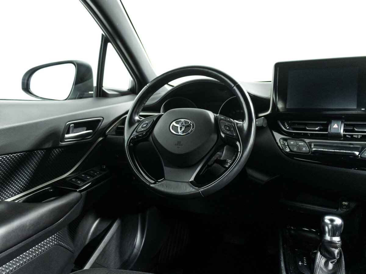 Toyota C-HR 2018 года с пробегом. Фото: #17