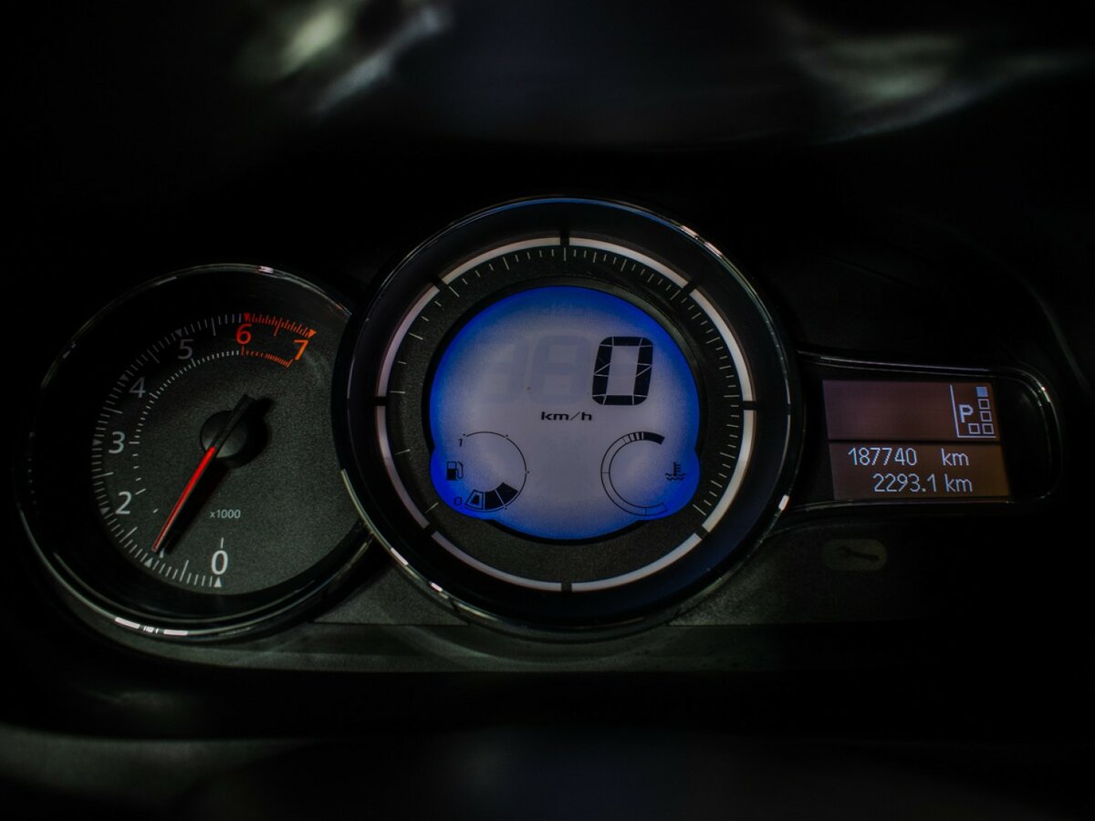 Renault Fluence 2013 года с пробегом. Фото: #9