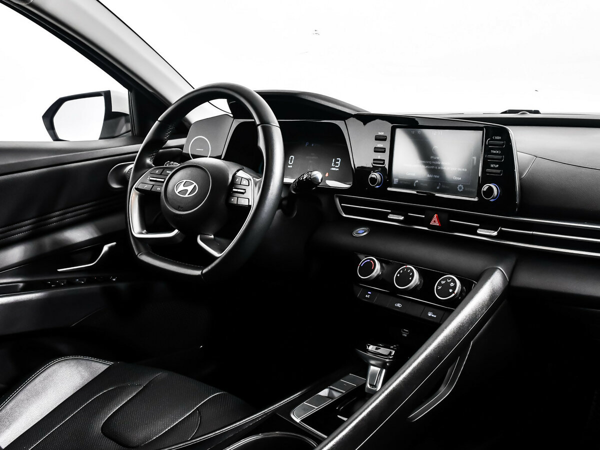 Hyundai Elantra 2023 года с пробегом. Фото: #8