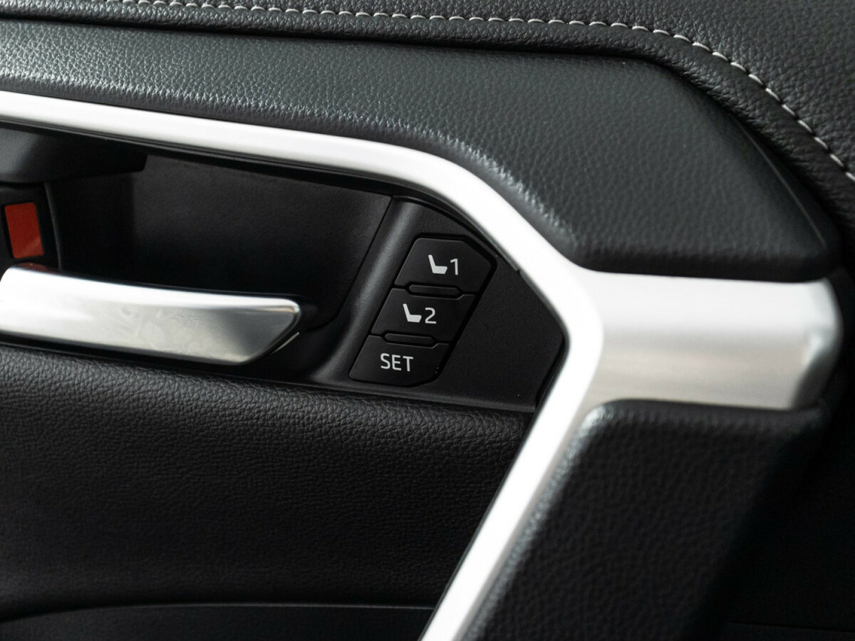 Toyota RAV4 2019 года с пробегом. Фото: #15