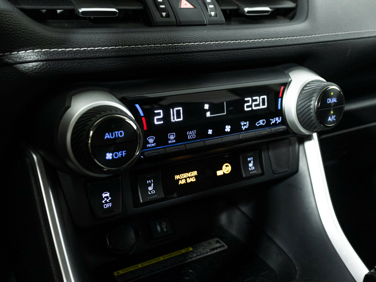 Toyota RAV4 2019 года с пробегом. Фото: #17