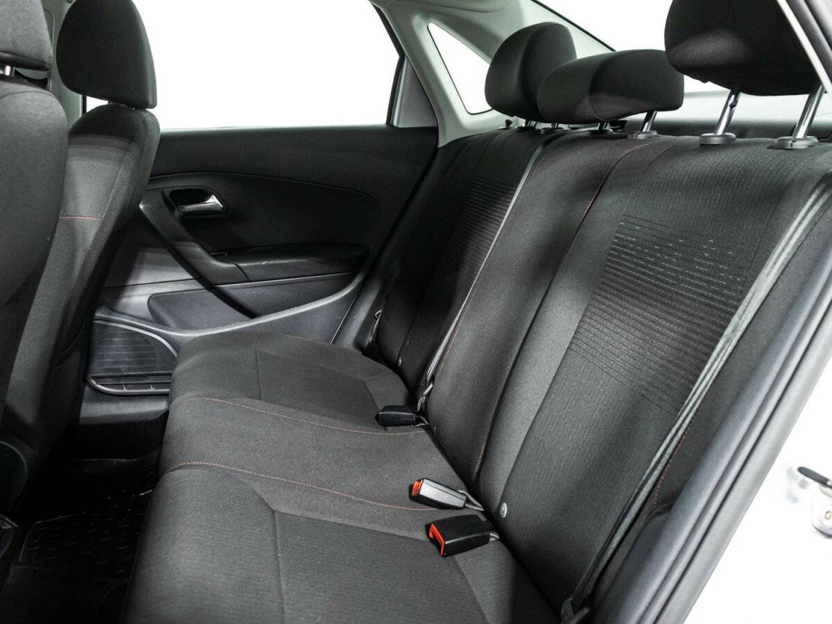 Б/У Фольксваген Поло 2017 года. Фото: #9