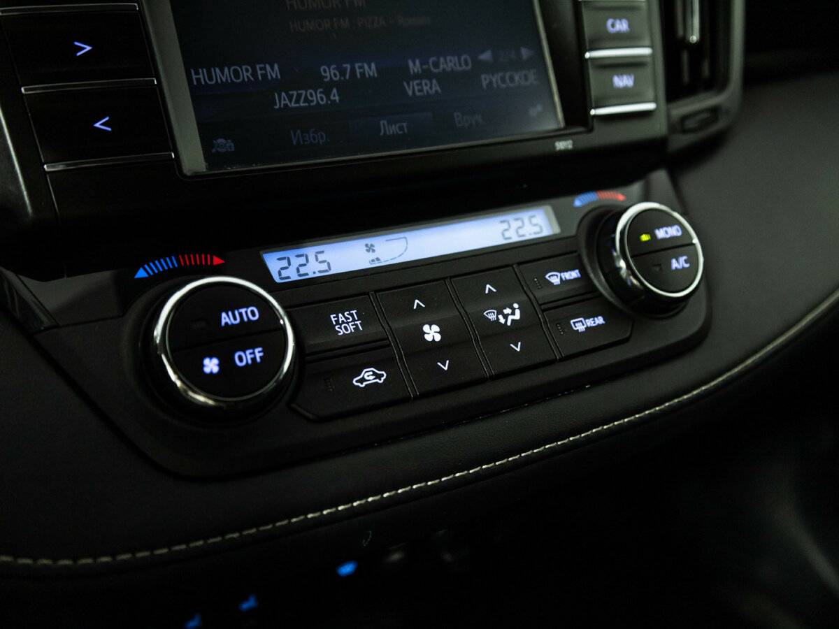 Б/У Тойота Рав4 2016 года. Фото: #14