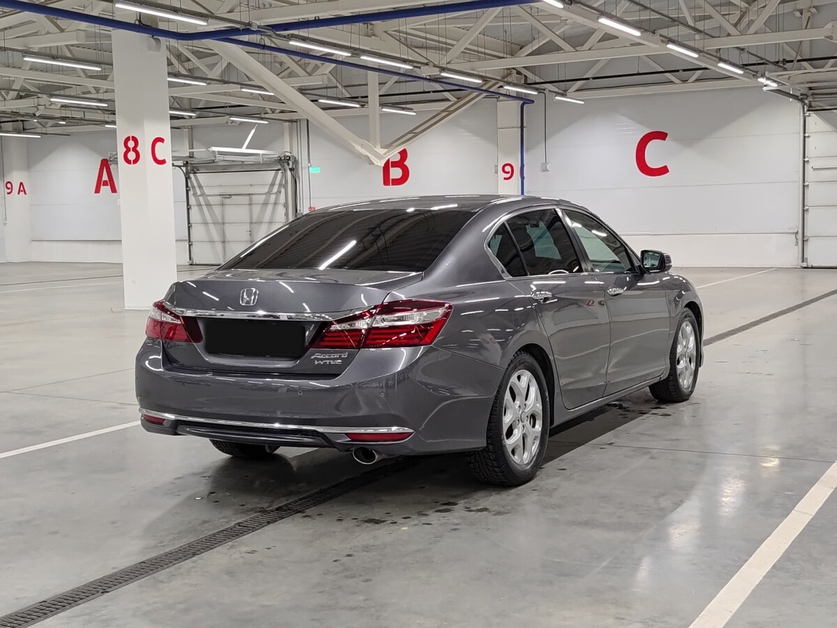 Honda Accord 2016 года с пробегом. Фото: #4