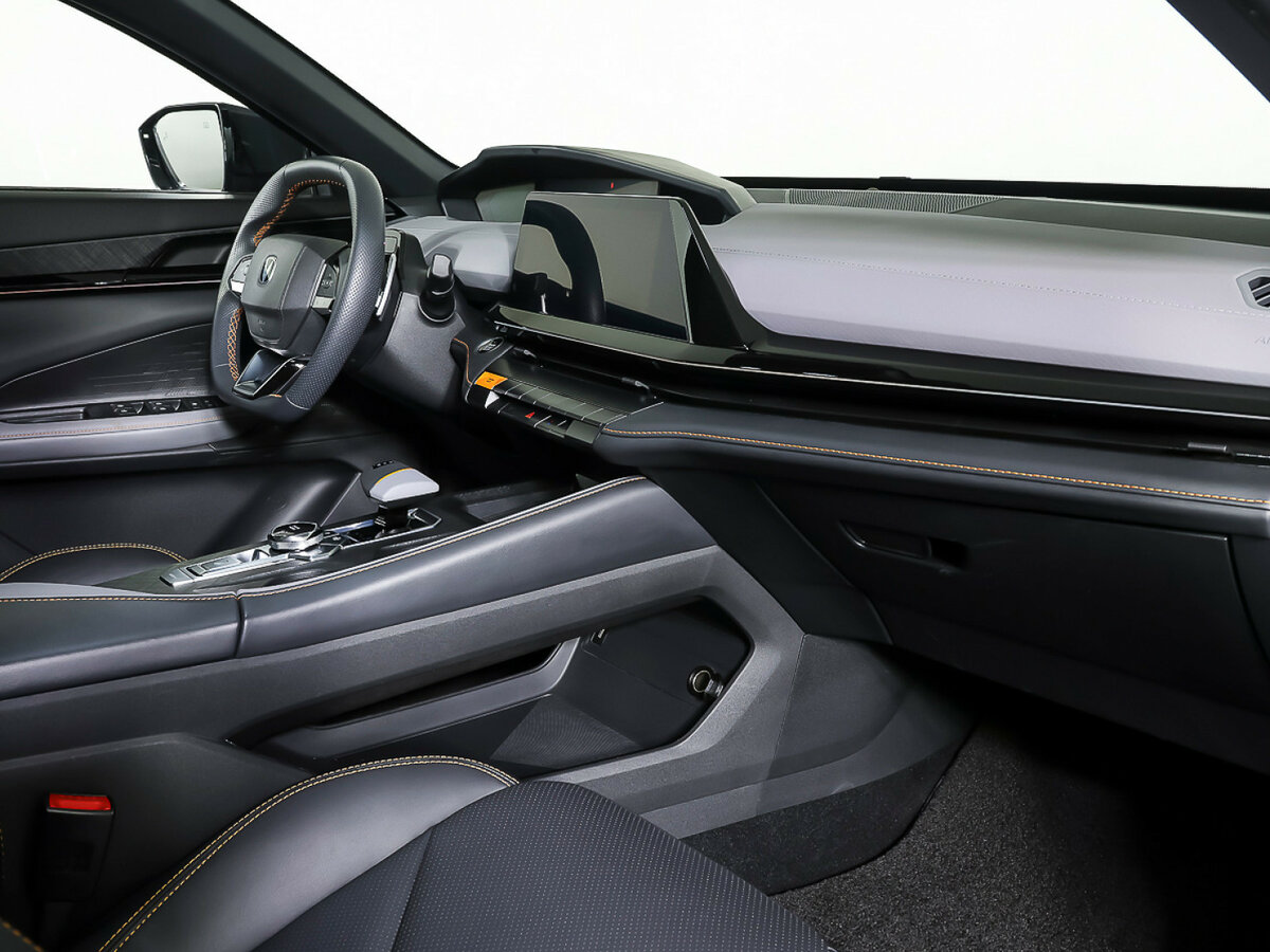 Changan UNI-V 2023 года с пробегом. Фото: #10