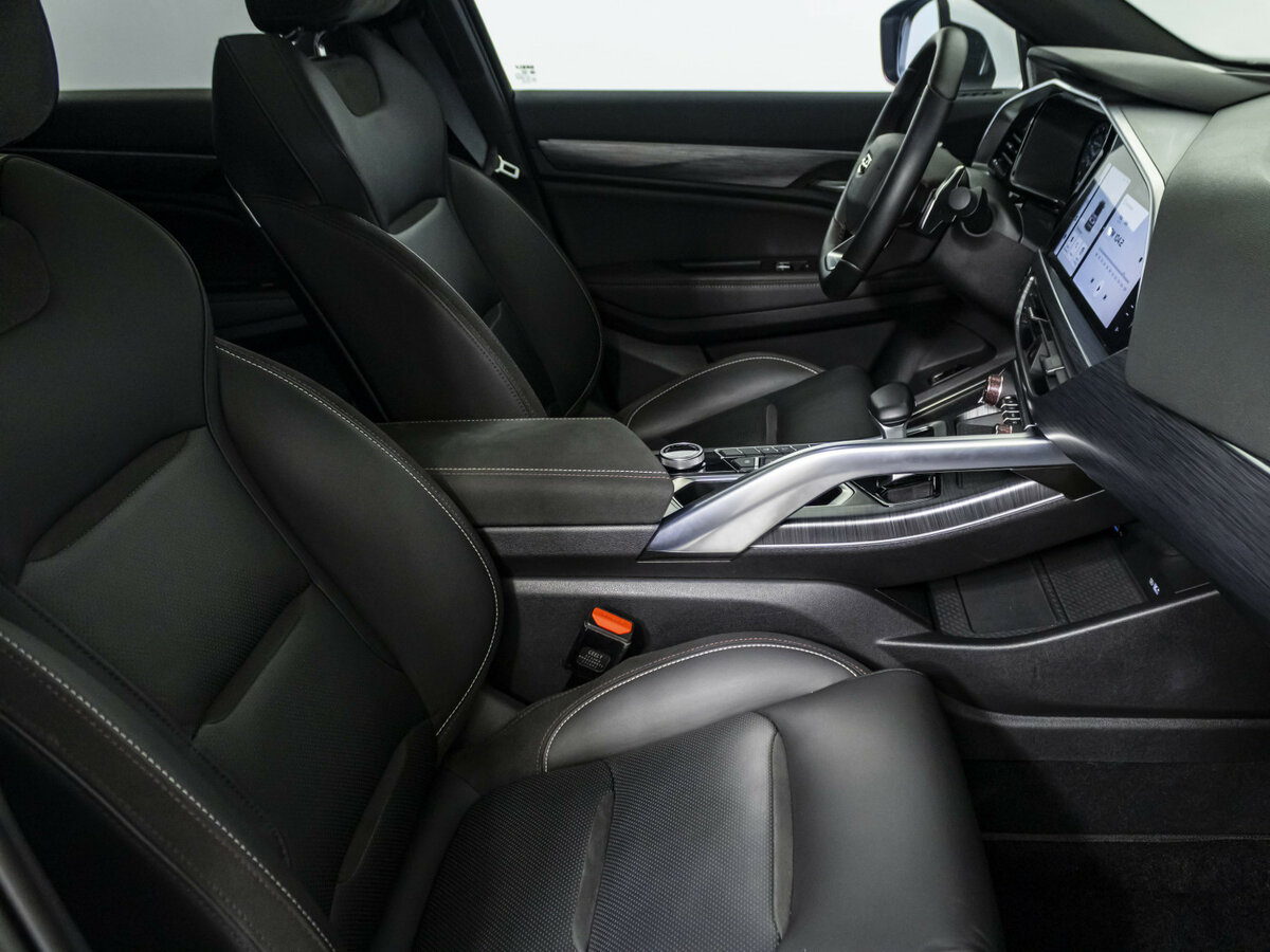 Geely Tugella 2023 года с пробегом. Фото: #7