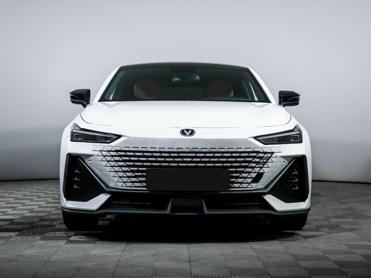 Changan UNI-V 2022 года с пробегом. Фото: #1