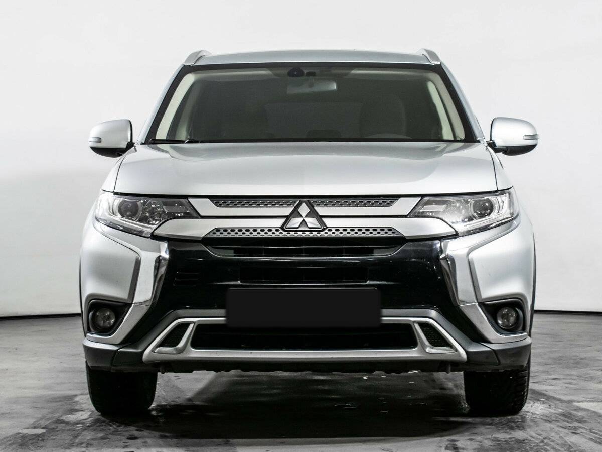 Mitsubishi Outlander 2018 года с пробегом. Фото: #1