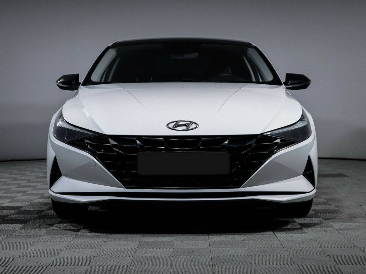 Hyundai Elantra 2023 года с пробегом. Фото: #1