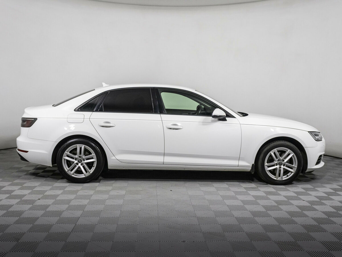 Audi A4 2018 года с пробегом. Фото: #3