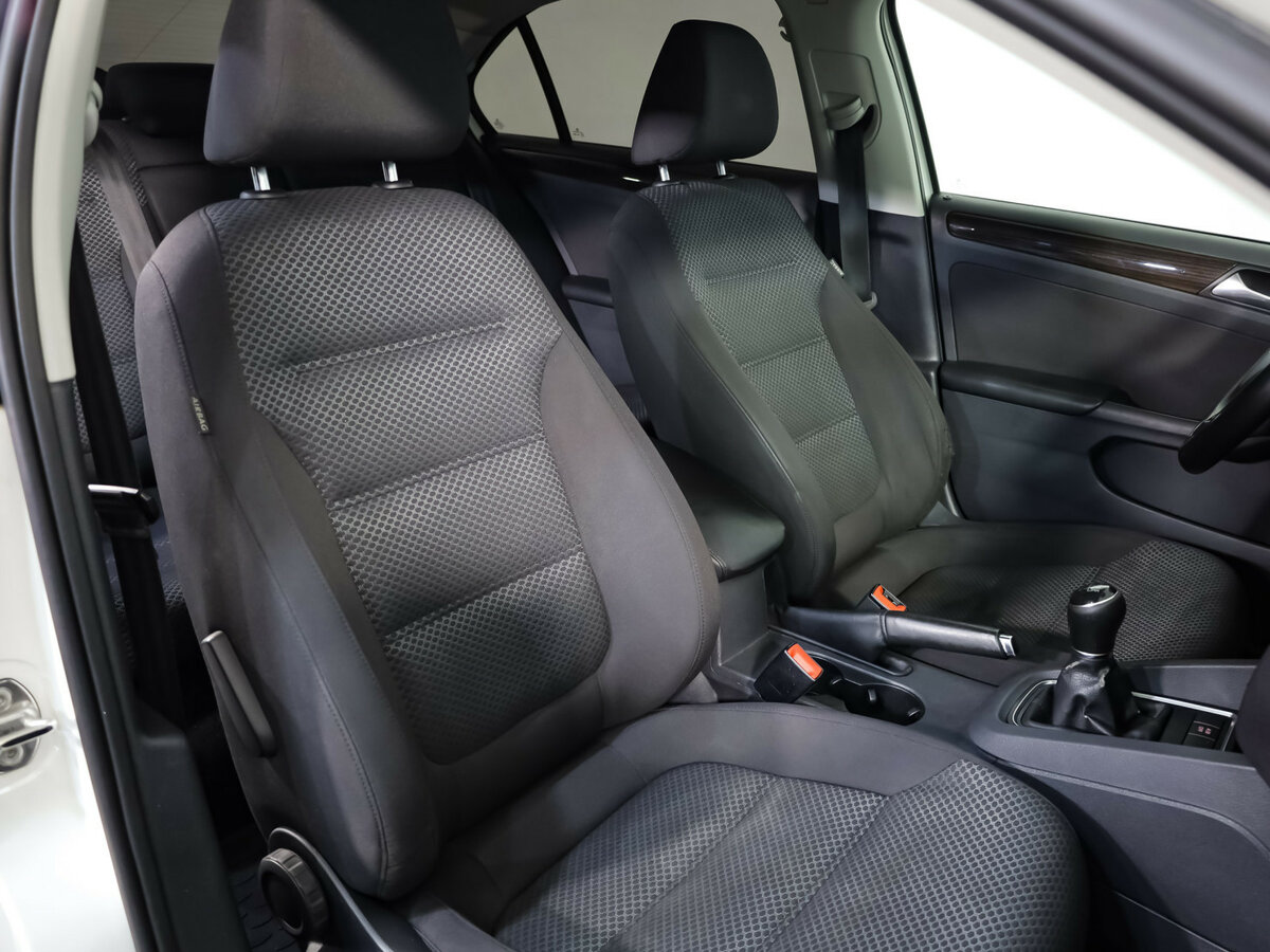 Б/У Фольксваген Джетта 2015 года. Фото: #13