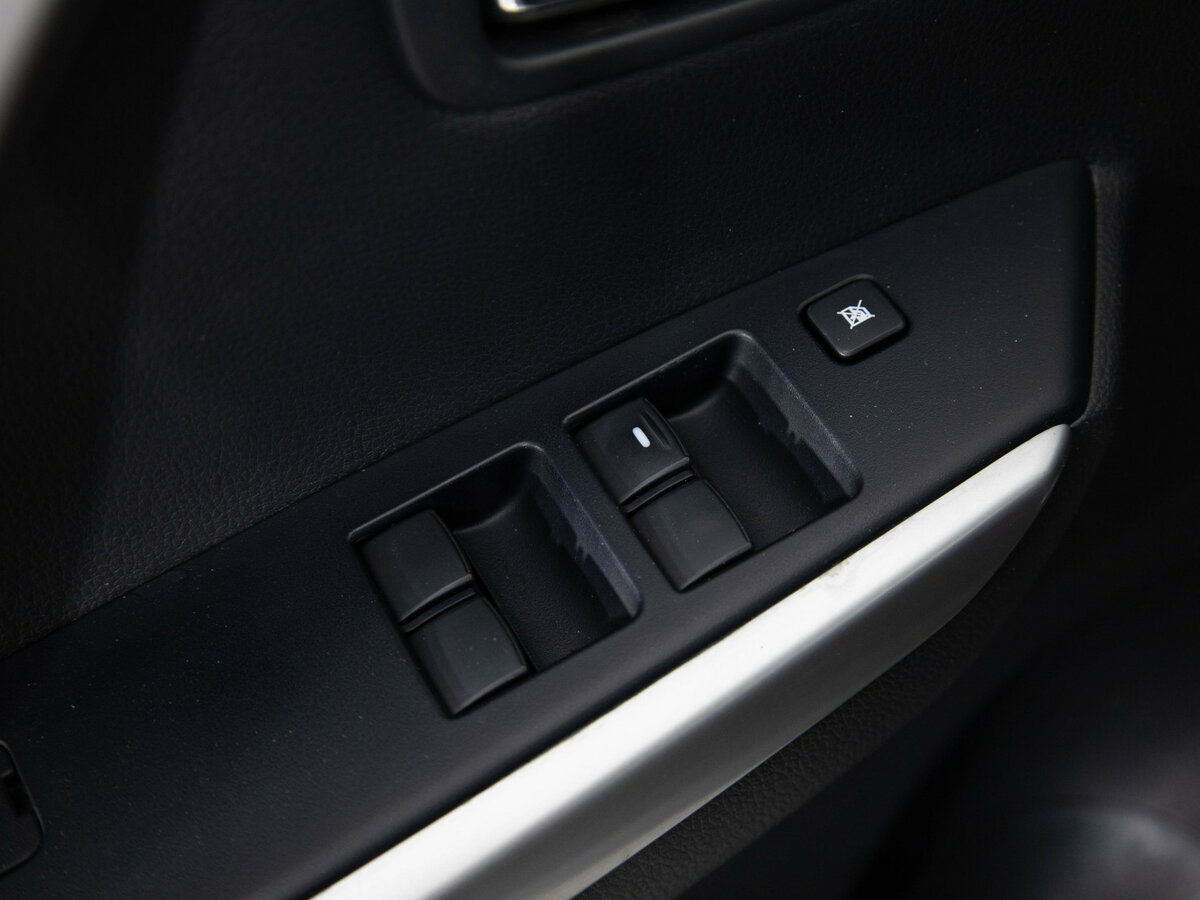 Б/У Митсубиши Паджеро Спорт 2016 года. Фото: #9