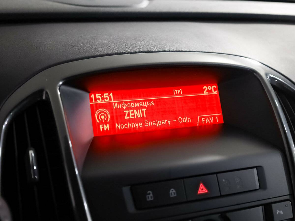 Б/У Опель Астра 2012 года. Фото: #13