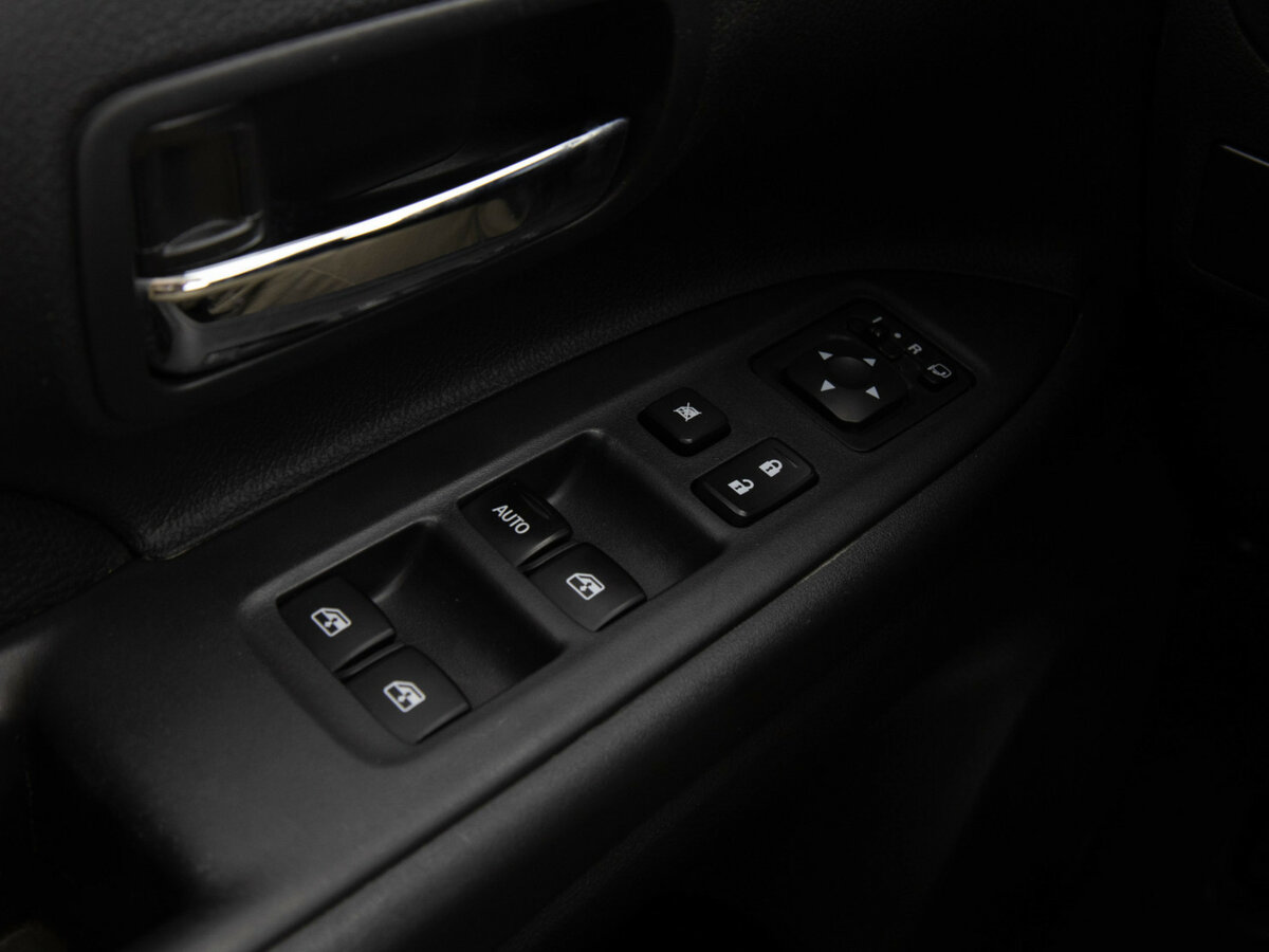 Б/У Митсубиши Оутлэндер 2016 года. Фото: #10