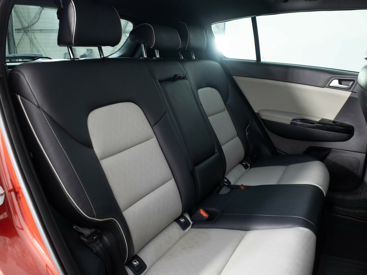 Б/У Киа Спортейдж 2016 года. Фото: #16